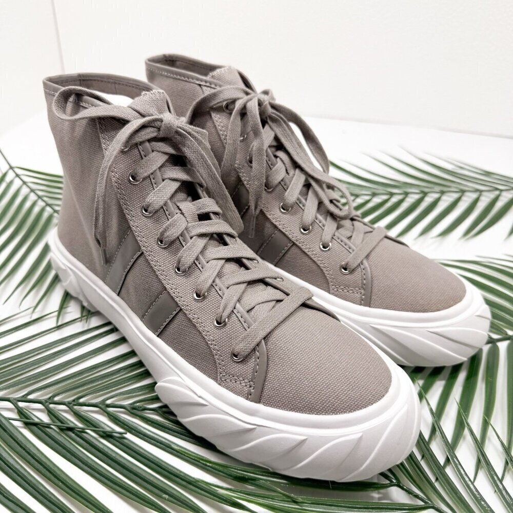 Lisa Vicky Getaway High Top Sneakers Gray Size 9 NIB Casual Chunky Sole Shoes
